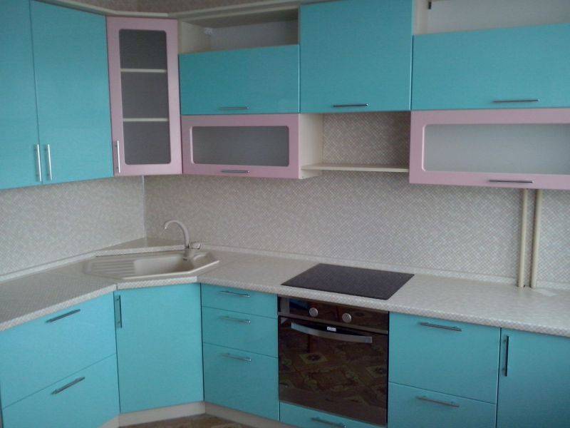 голубая угловая кухня в Хабаровске
