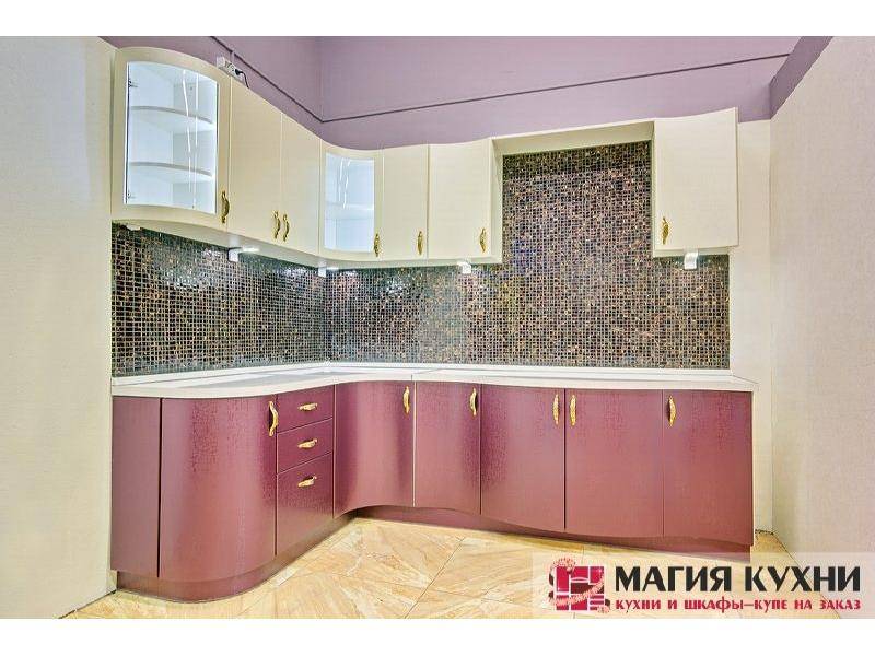 кухня с плавными линиями в Хабаровске