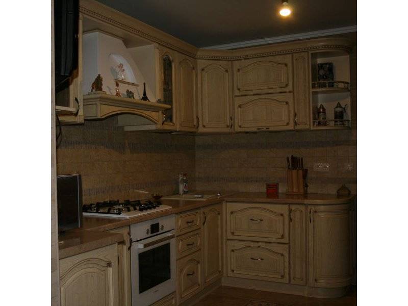 классическая угловая кухня в Хабаровске