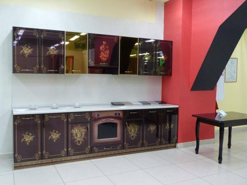 кухня прямая с рисунком из золота в Хабаровске