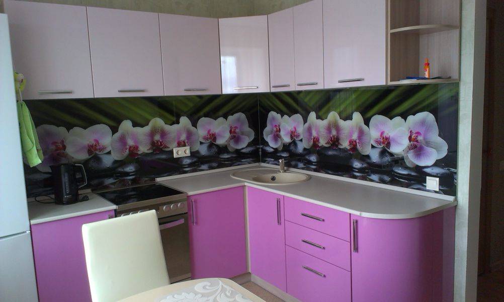 угловая фиалковая кухня в Хабаровске