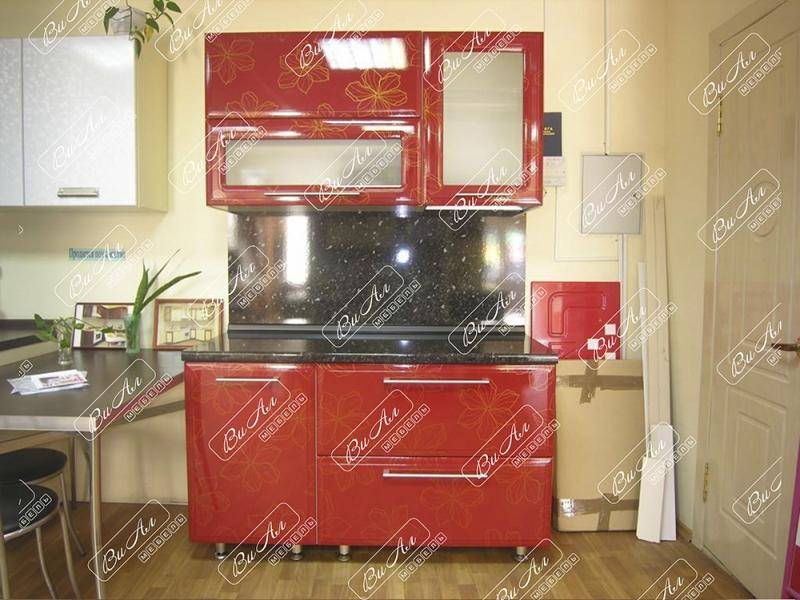 кухня красная с цветами в Хабаровске