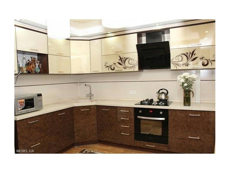 угловая большая кухня в Хабаровске