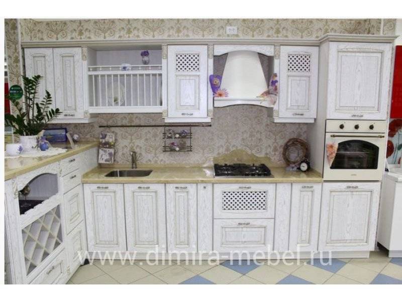 кухонный гарнитур с фасадами из массива дуба с патиной в Хабаровске