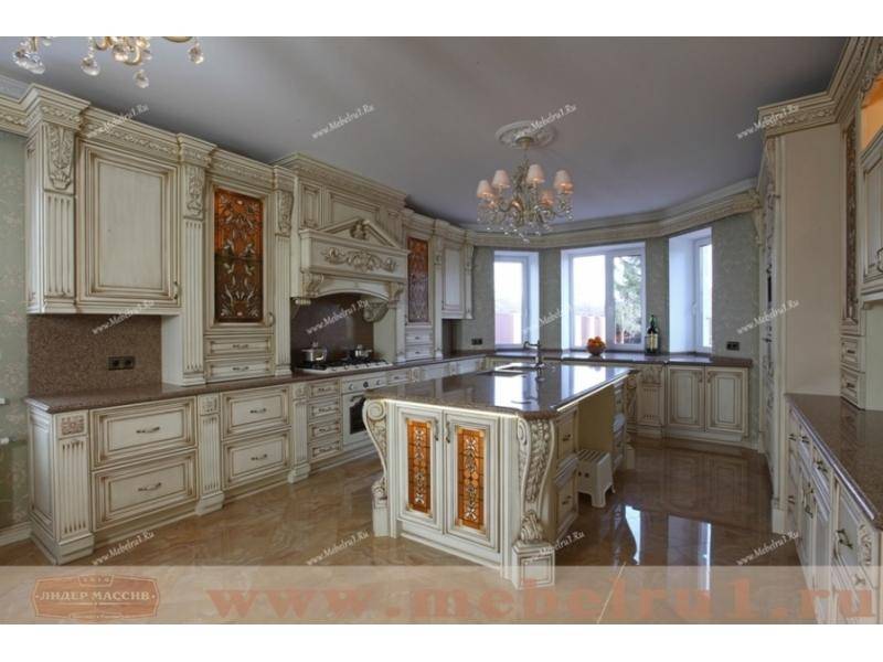 кухня барокко из массива дуба в Хабаровске