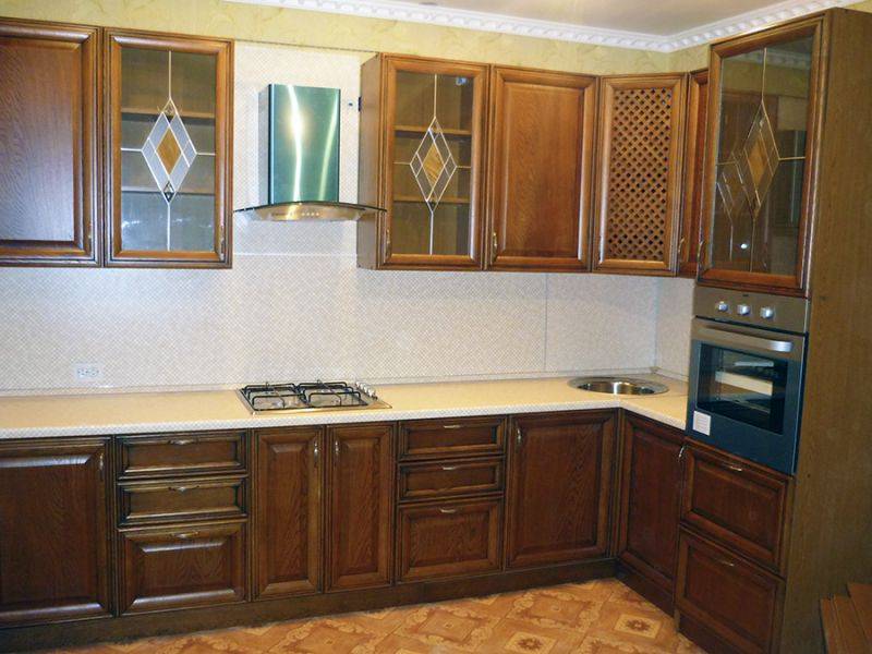 угловая классическая кухня в Хабаровске