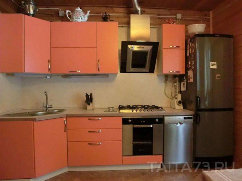 угловая кухня с матовыми фасадами в Хабаровске