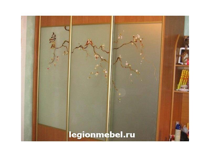 шкаф-купе с витражом в Хабаровске