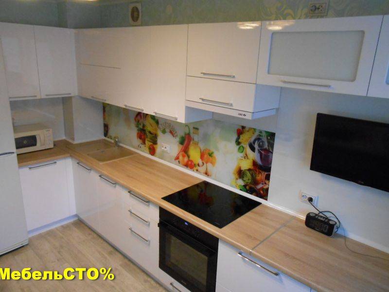 кухонный гарнитур с фартуком из стекла с фотопечатью в Хабаровске