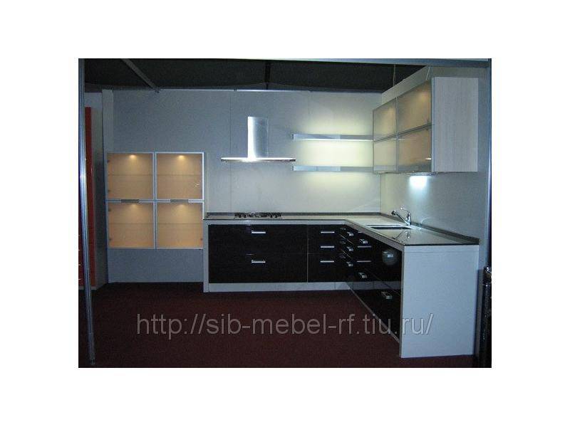 кухня с фасадами из пластика 3 в Хабаровске