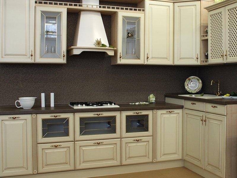 угловая классическая кухня в Хабаровске