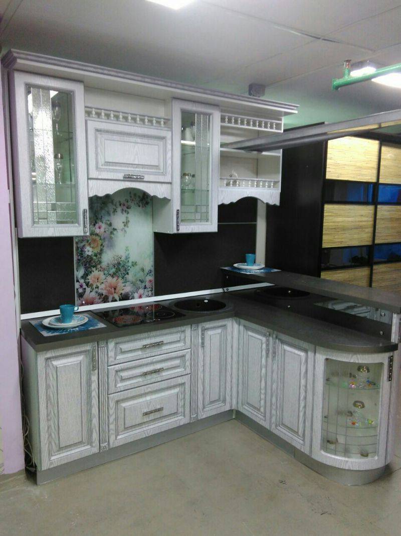 кухонный гарнитур с нанесением патины в Хабаровске