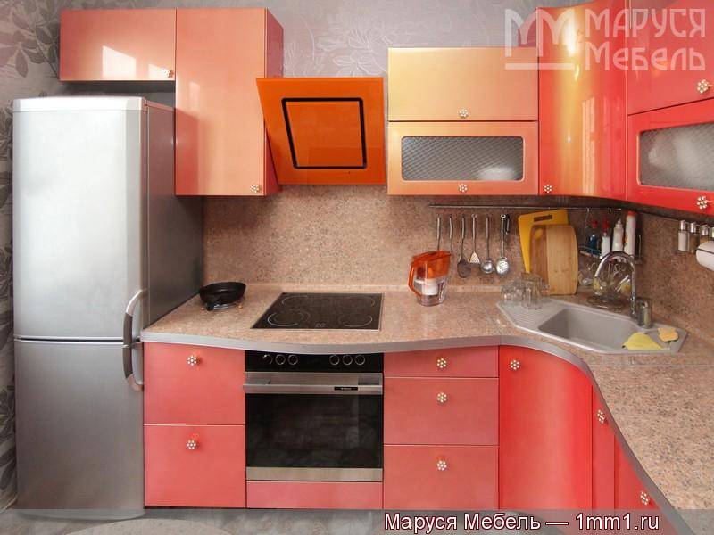 коралловая кухня из мдф с эффектом хамелеона в Хабаровске