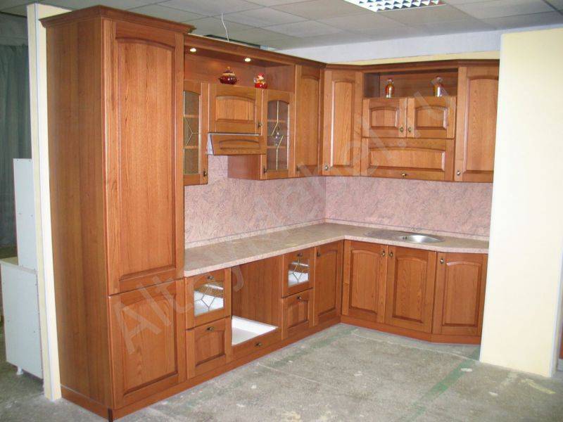 большая угловая кухня в Хабаровске