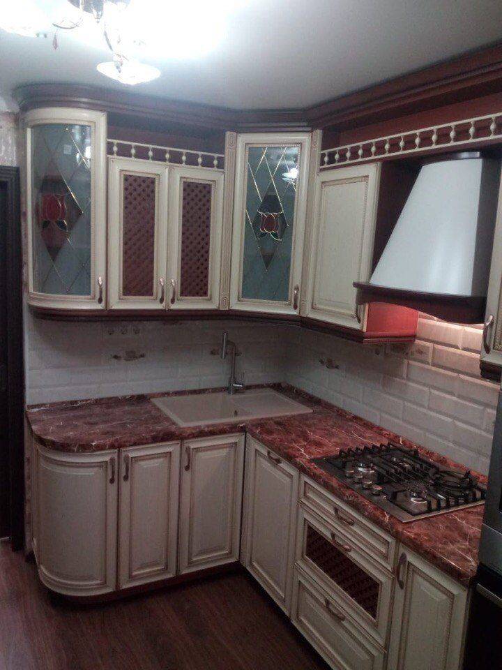 угловая маленькая кухня в Хабаровске