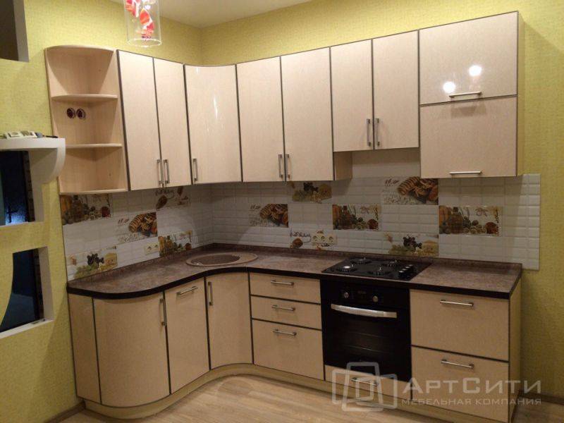 угловая бежевая кухня в Хабаровске