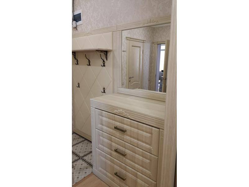 прихожая с комодом в Хабаровске