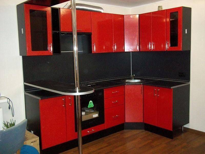 угловая красная кухня в Хабаровске