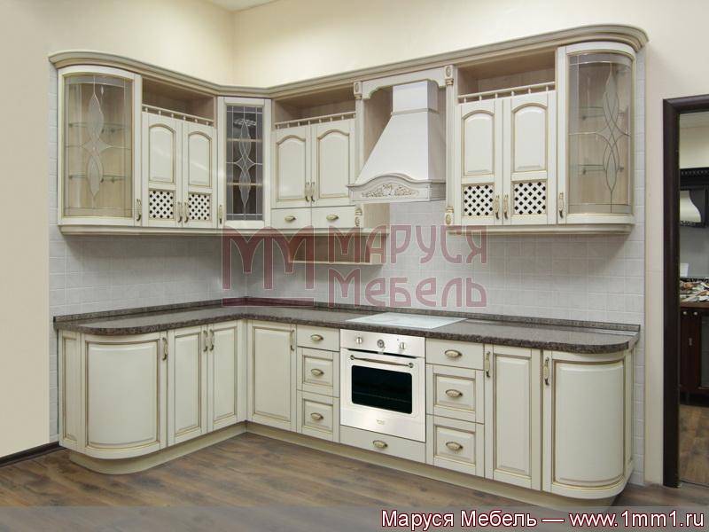 кухня угловая классика массив в Хабаровске