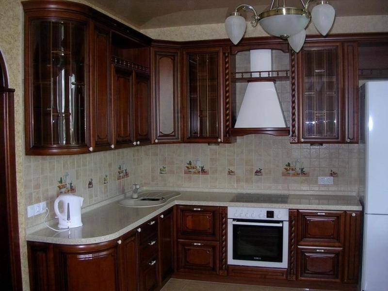 угловая классическая кухня в Хабаровске