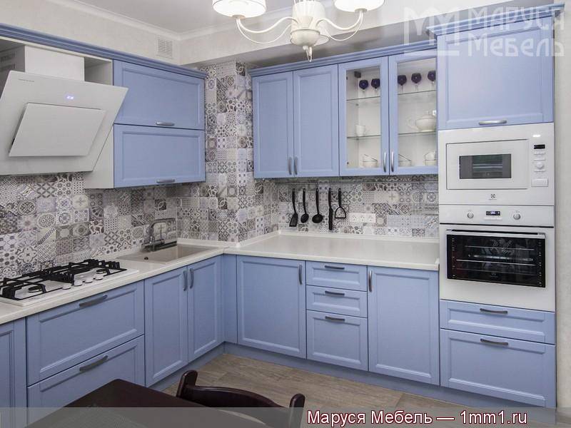 кухня из голубого бука в стиле кантри в Хабаровске