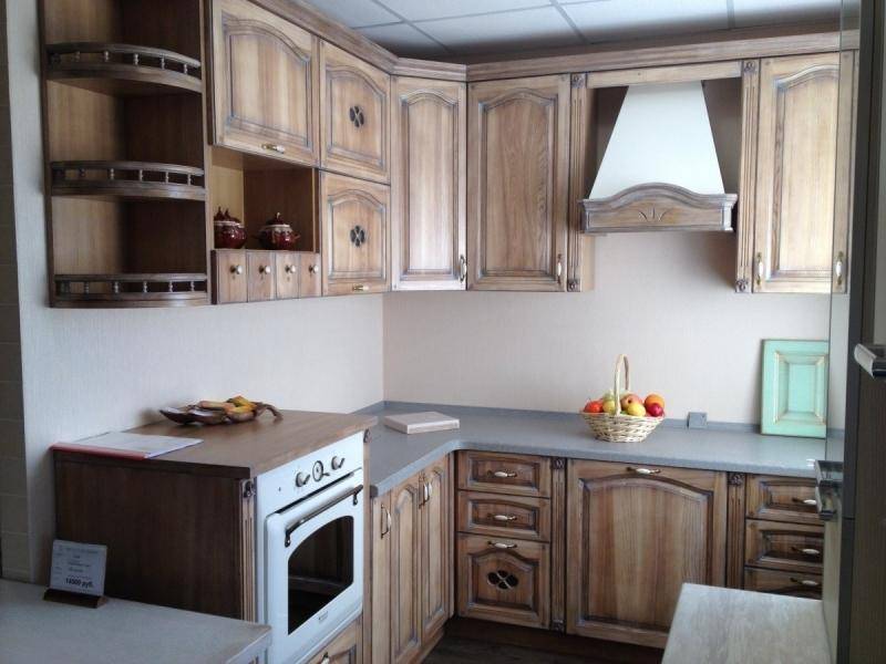 кухня из массива ясеня с двойной патиной в Хабаровске