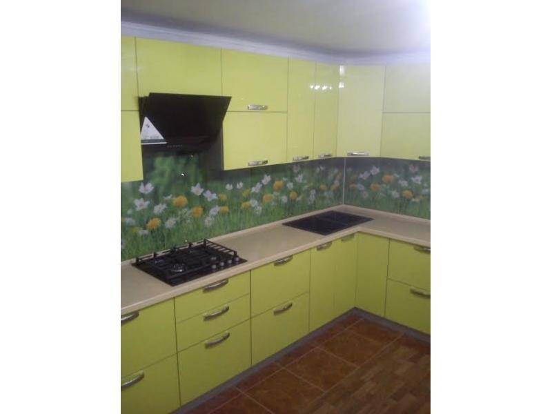 угловая кухня зеленая в Хабаровске
