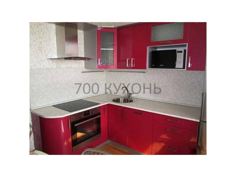 яркая угловая кухня в Хабаровске