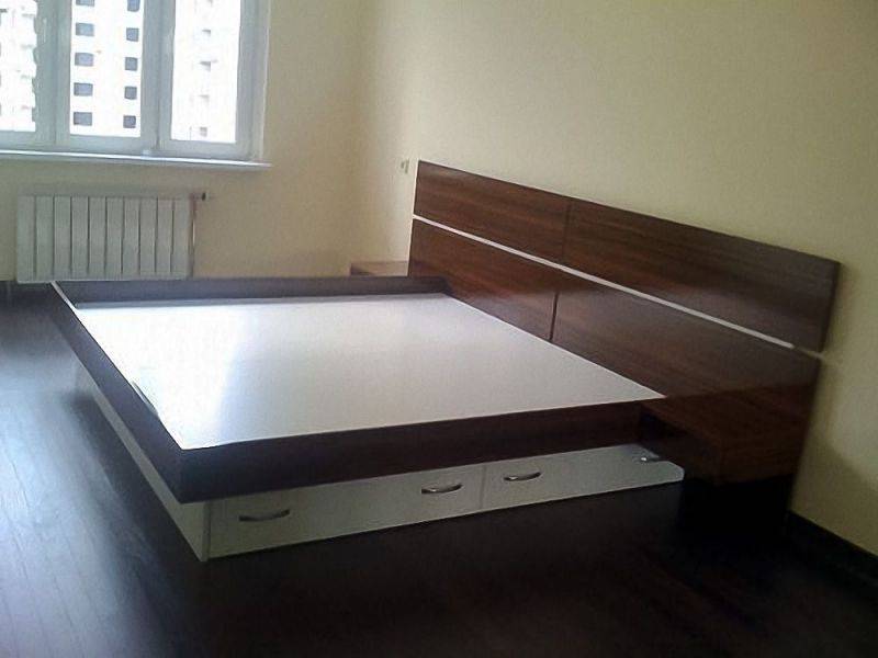 высокая двуспальная кровать с ящиками в Хабаровске