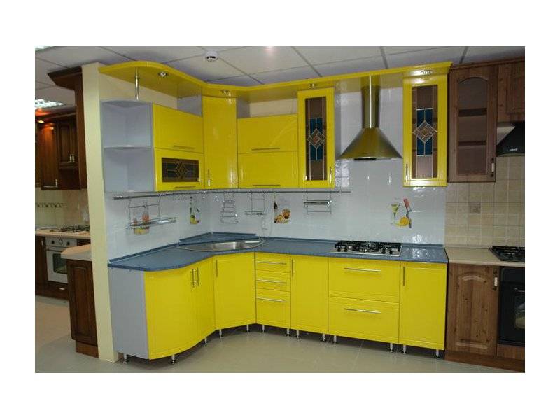 желтая угловая кухня 15 в Хабаровске