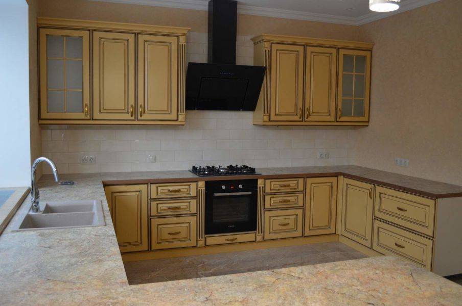 большая угловая кухня в Хабаровске