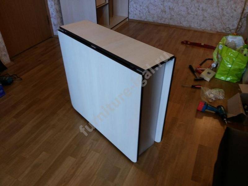 стол-книжка в белом цвете в Хабаровске