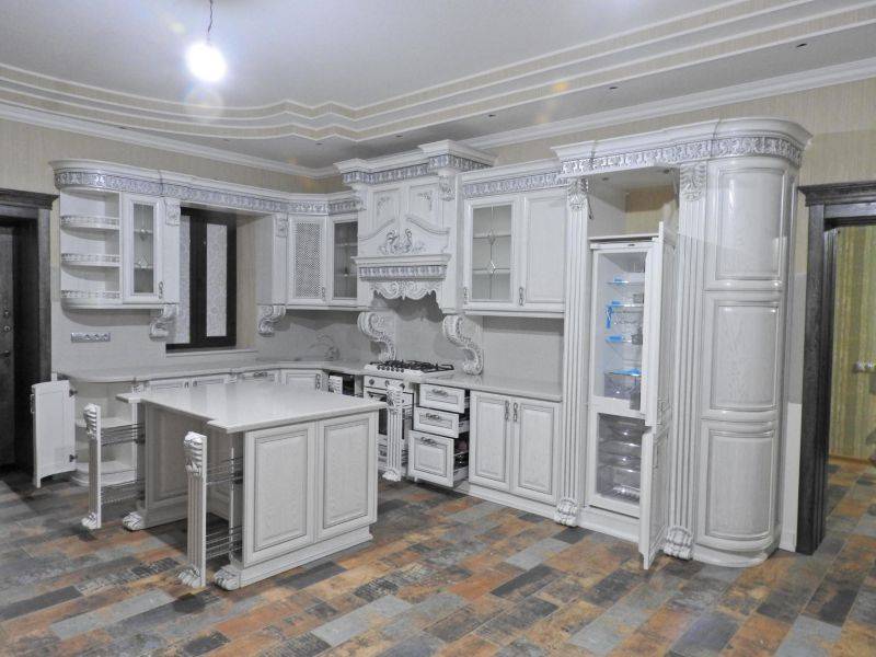 кухня угловая из массива классическая в Хабаровске