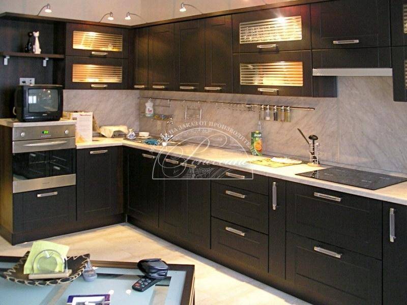 большая кухня 2 в Хабаровске