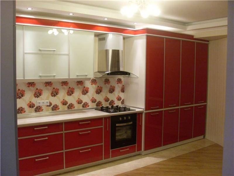 современная прямая кухня в Хабаровске