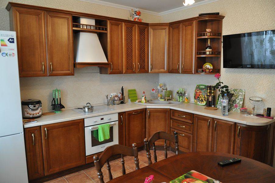 кухня с фасадом из массива ясеня т516 в Хабаровске