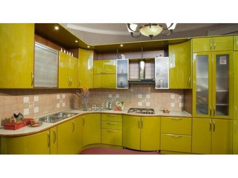большая кухня с фасадами эмаль в Хабаровске