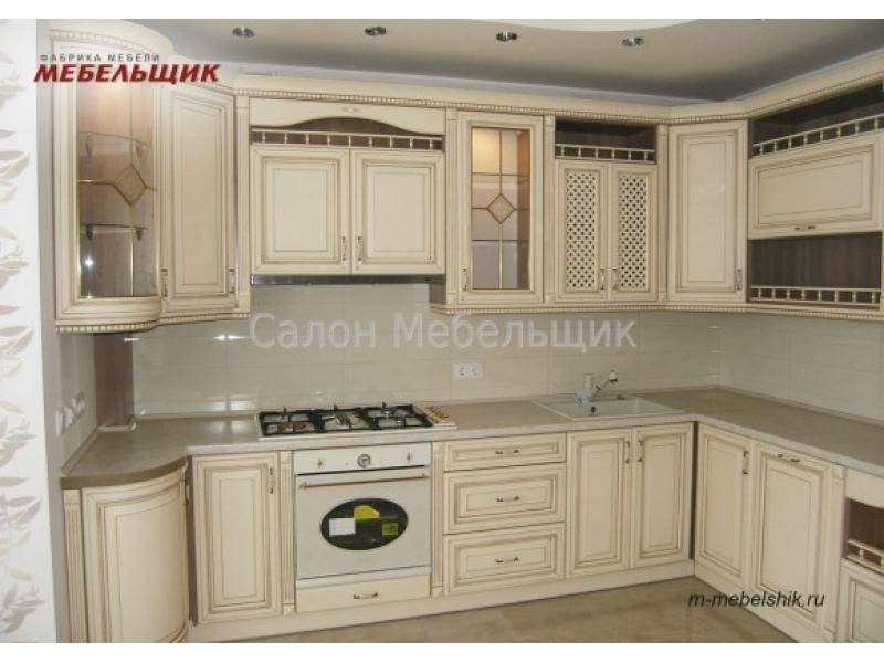 кухня с фасадами из массива ольхи в Хабаровске