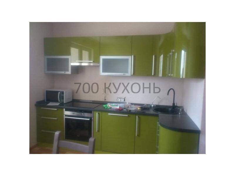 зеленая угловая кухня в Хабаровске