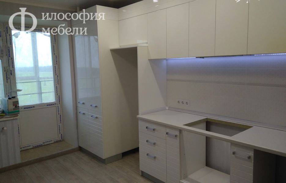 светлая кухня №35 в Хабаровске