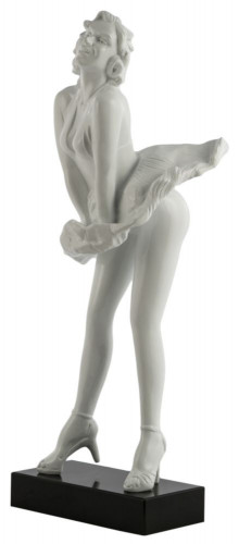 статуэтка she again white в Хабаровске